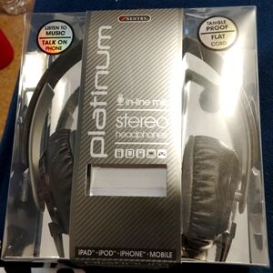 Platinum in line 🎤 microphone and stereo headphones